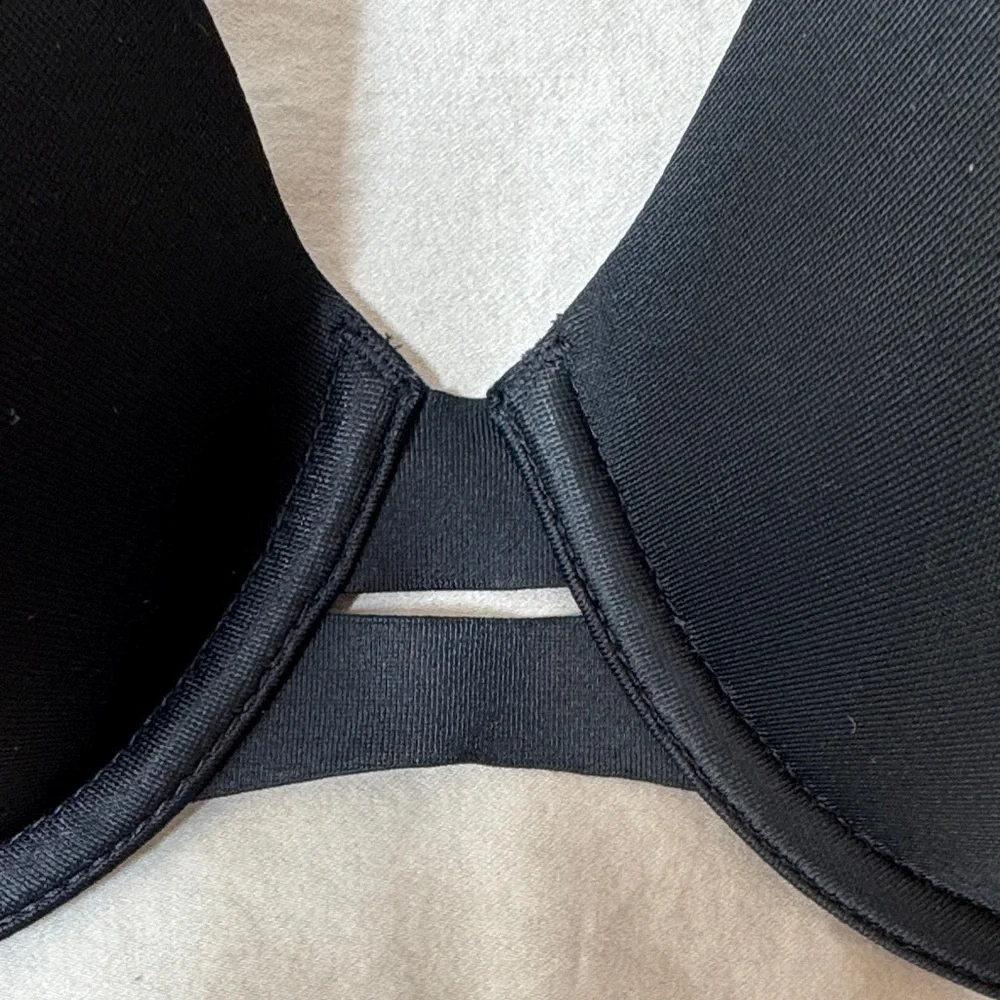Warner's Elegant Black Bra 36B.